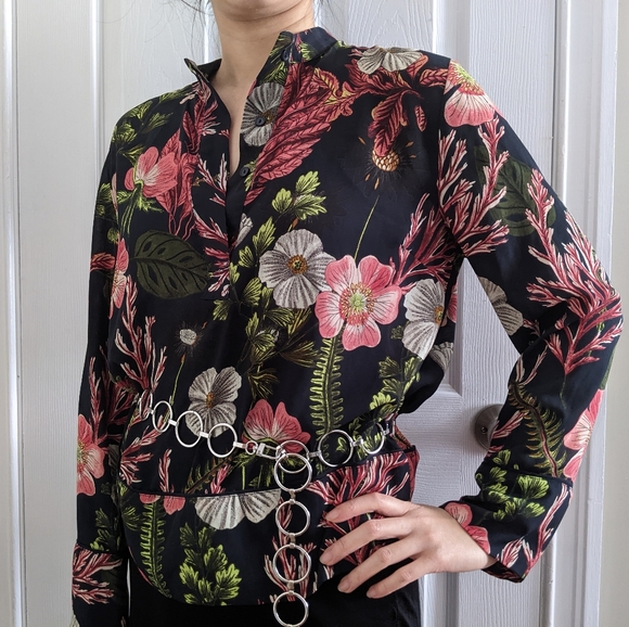 Floral blouse dark blue size Small - Picture 1 of 4